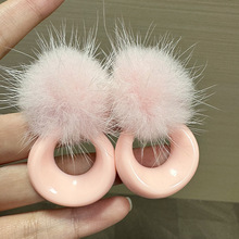 超仙甜美毛球吊坠几何圆形耳钉温柔仙气可爱灵动百搭耳环秋冬新款