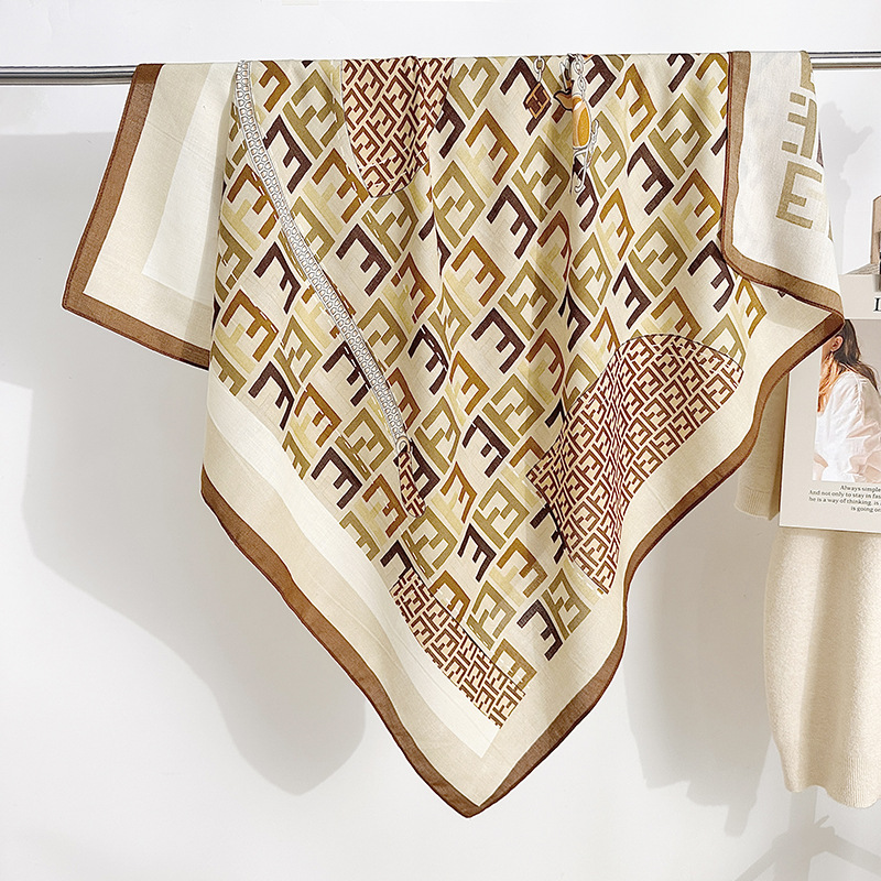 Diseño europeo y americano letra impresa 90 bufandas cuadradas temperamento elegante para mujeres con un chal decoración profesional bufandas
