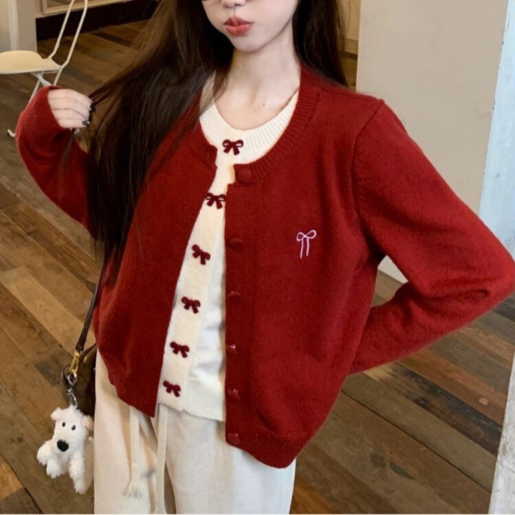Bow Embroidery Contrast Color Stacked Fake Two-piece Knitted Cardigan Women's Winter 2024 New Design Sense Short Top