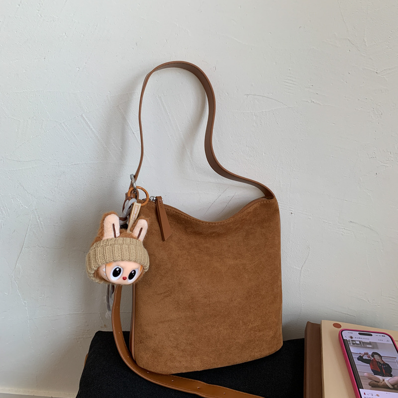 Cross-Border Frosted Suede Mother-In-Law Bag for Women 2025 Pure Color New Retro Bucket Bag Large Capacity Single Shoulder Crossbody Bag