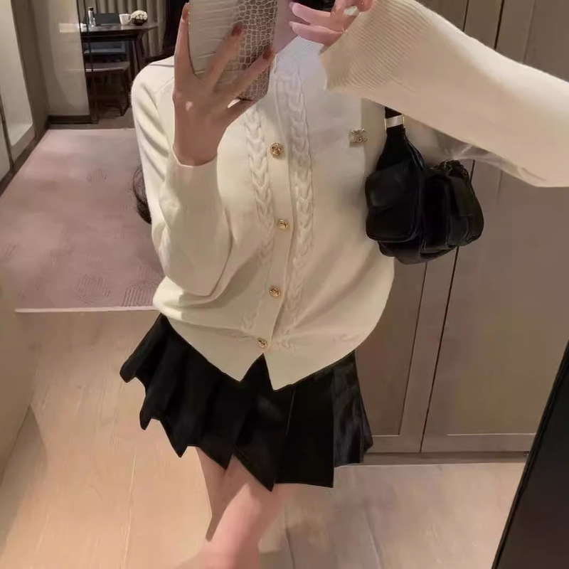 Arc de Triomphe Chanel Style Knitted Cardigan Coat Female Temperament Celebrity High-end Sense Outer Wearing Top Fashion Outer Wearing Sweater Arc de Triomphe Chanel Style Knitted Cardigan Coat Female Temperament Celebrity High-end Sense Outer Wearing Top Fashion Outer Wearing Sweater