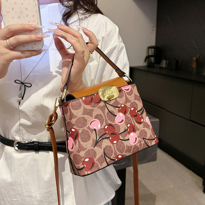 跨境小众单肩包樱桃嘴唇印花手提女包日常逛街通勤斜挎包Bags批发|undefined