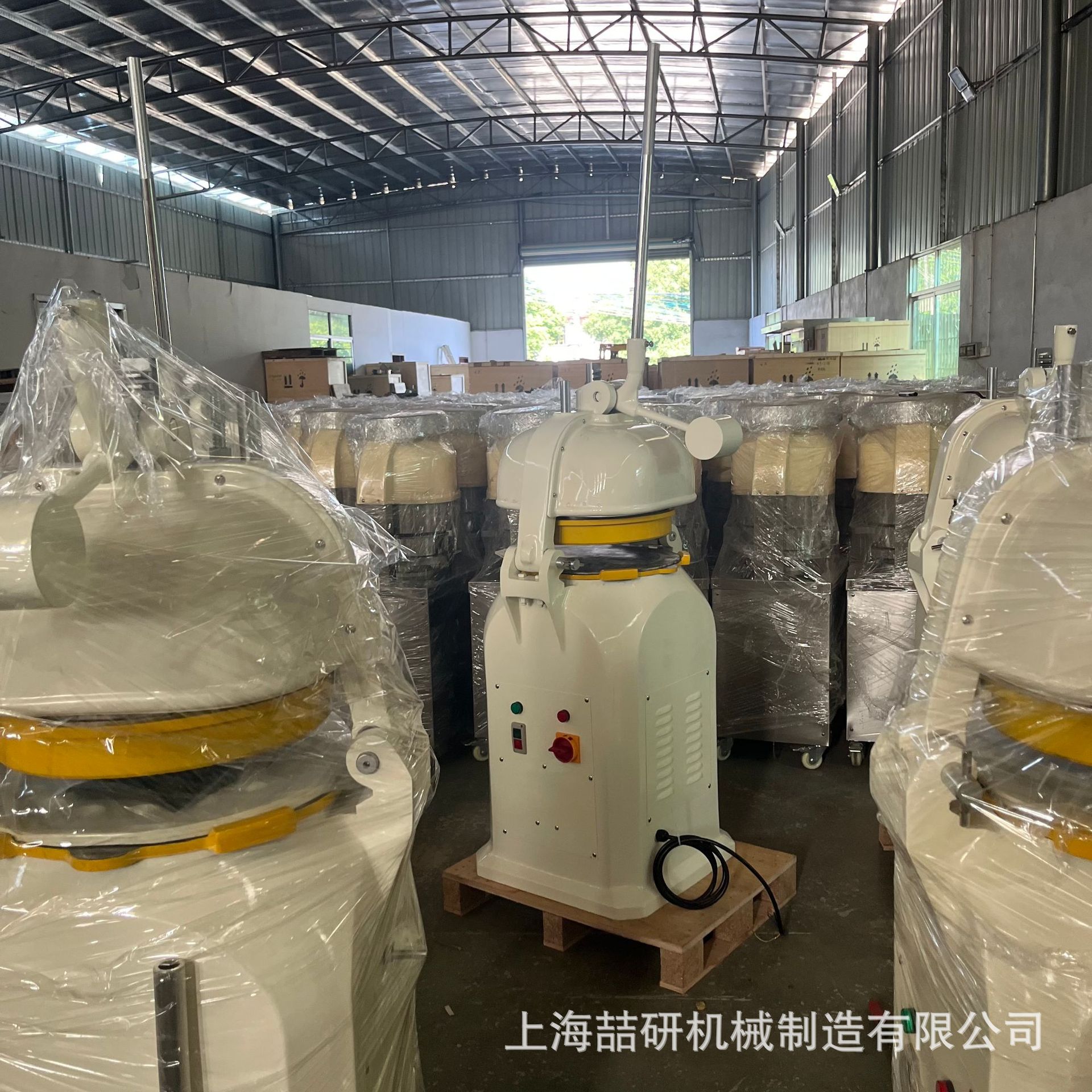 Máquina de rodadura de bloque de masa totalmente automática con peso de gramo ajustable gran 30 / 36 gránulos de agente de masa de división igual máquina de rodadura de bloque