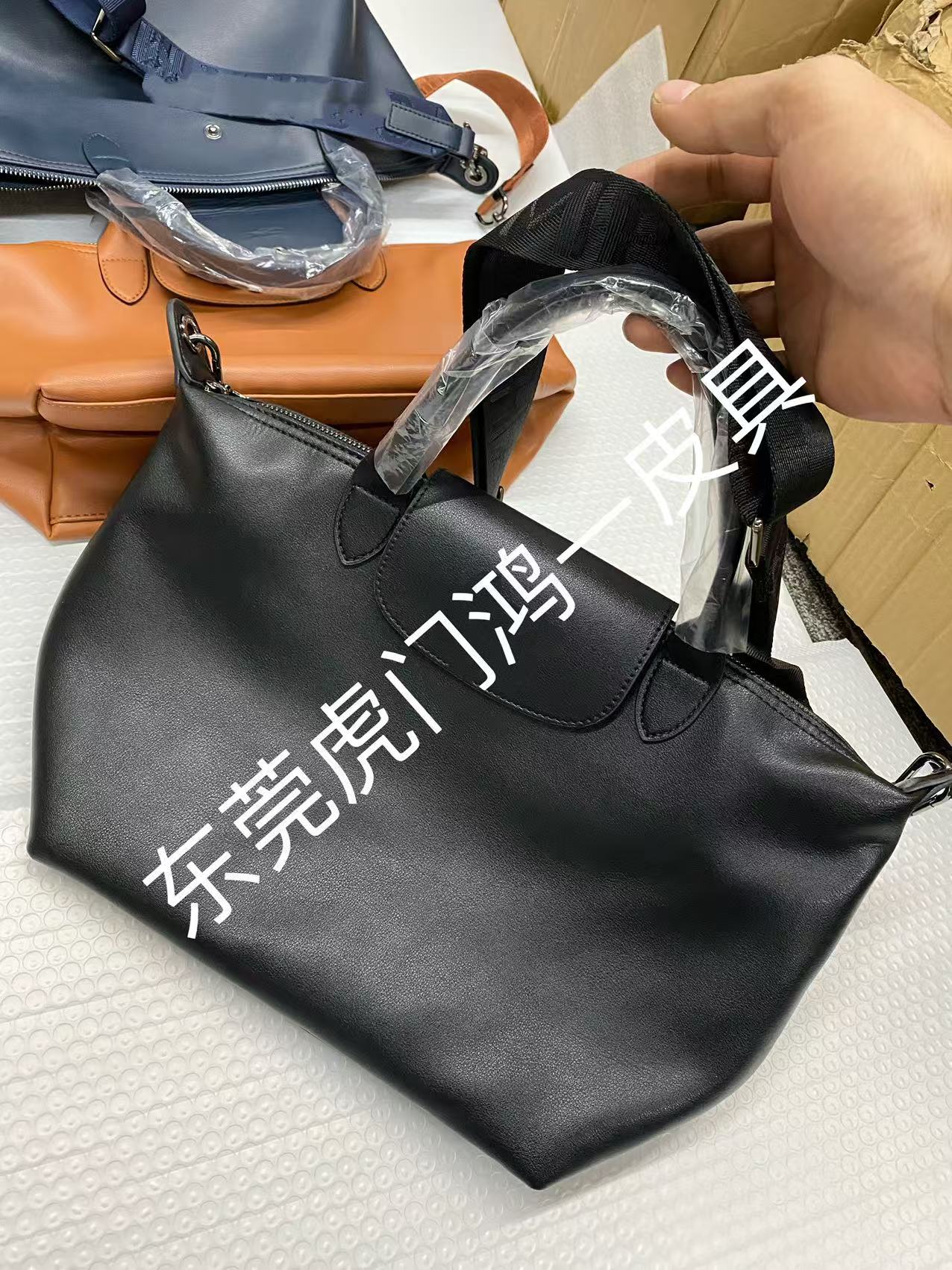 검은색