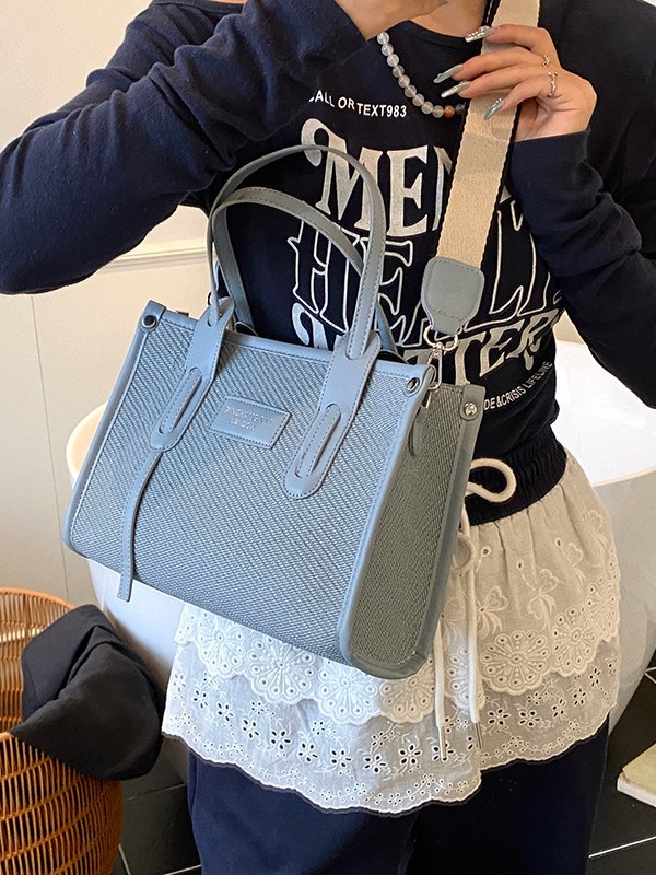 Bolso de gran capacidad para mujer 2025 verano nuevo estilo moda contraste color costura mensajero bolso simple de viaje