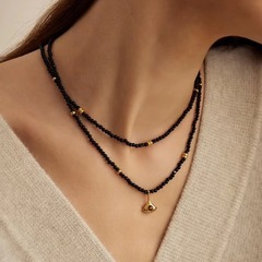 二層の願いのネックレスは軽くて豪華です。