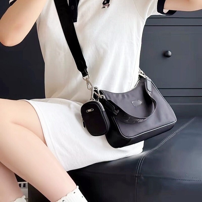 New Style Underarm Bag for Women, Chain Crossbody Bag, Fashionable Versatile Shoulder Bag, Niche Design, Commuter Cloud Bag, Handbag New Style Underarm Bag for Women, Chain Crossbody Bag, Fashionable Versatile Shoulder Bag, Niche Design, Commuter Cloud Bag, Handbag