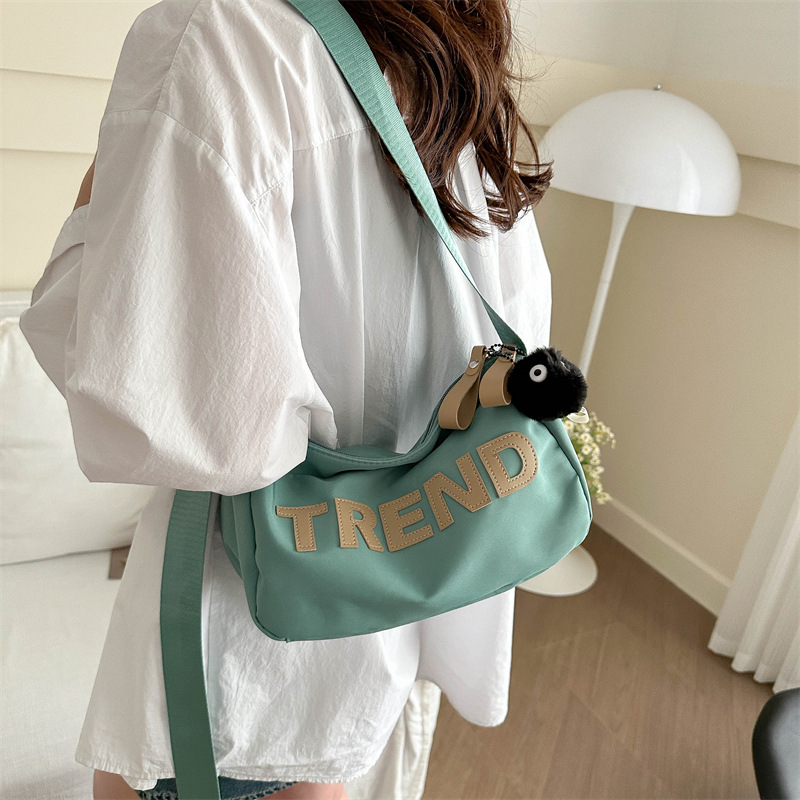 Bolsas de moda de tendencia de primavera 2024 nuevas bolsas deportivas de lujo ligero coreano de gran capacidad para salir