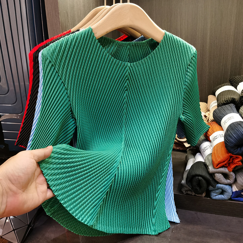 Áo thun cổ tròn xếp ly vảy rồng tay ngắn cao cấp nữ — Màu đen, tinh bột củ sen, màu tím đậm, bột hoa anh đào chi tiết 1