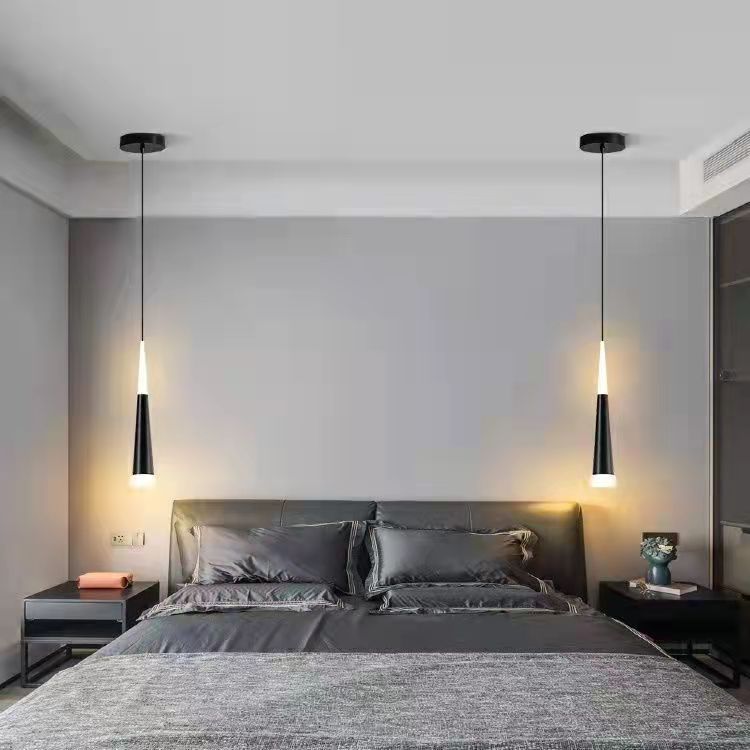 Lámpara de cabezal de cama moderna y simple dormitorio ligero lujoso línea larga luz caliente pequeña lámpara de cabina de cabina de sofá simple pared de fondo de TV