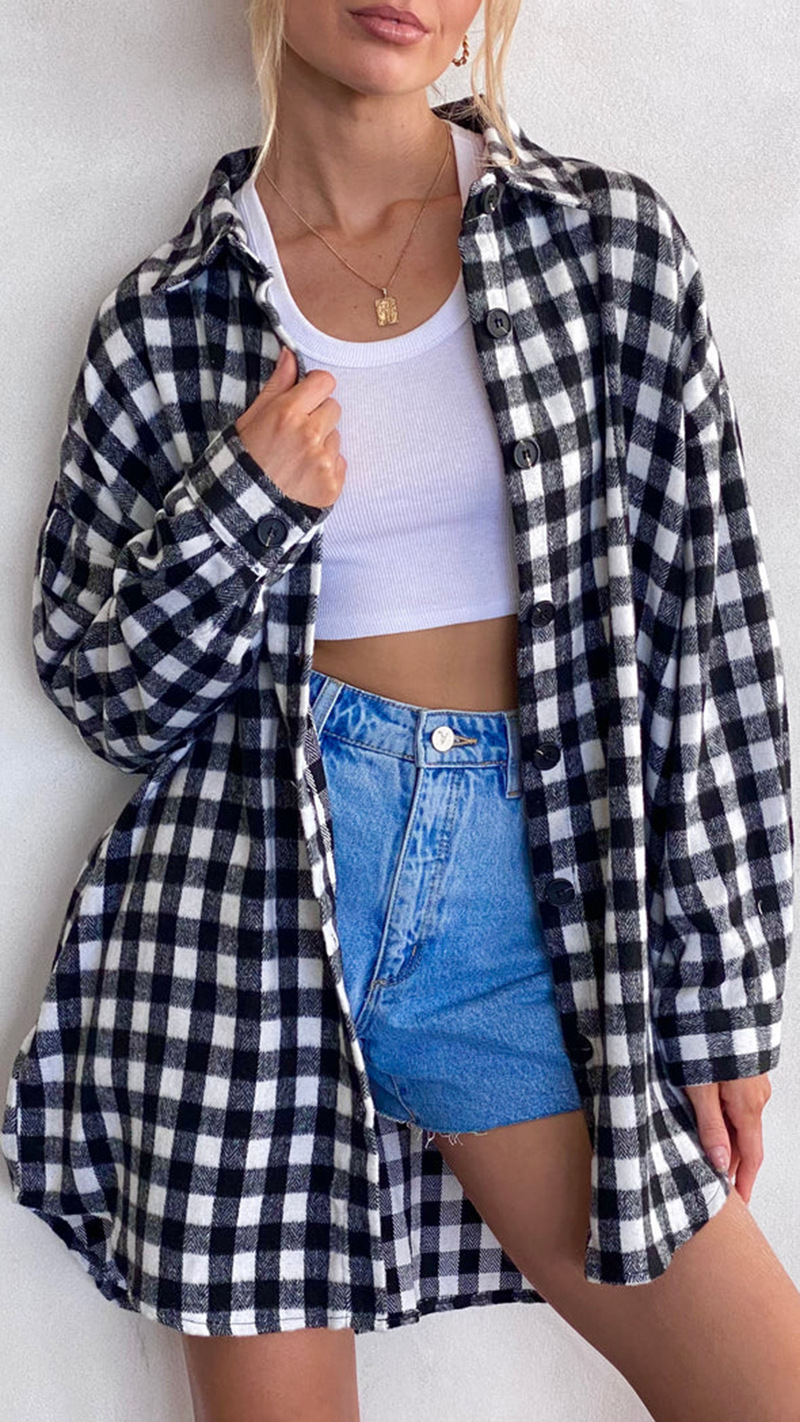 Cappotto da donna in lana a quadri dal design irregolare_voghion.com