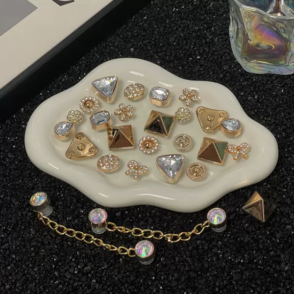 Croc Shoe Accessories, Three-Dimensional Punk Style Rhinestone Buckle Shoe Decorations, Zhibixing Shoe Buckle, Gold Diamond Shoe Charms