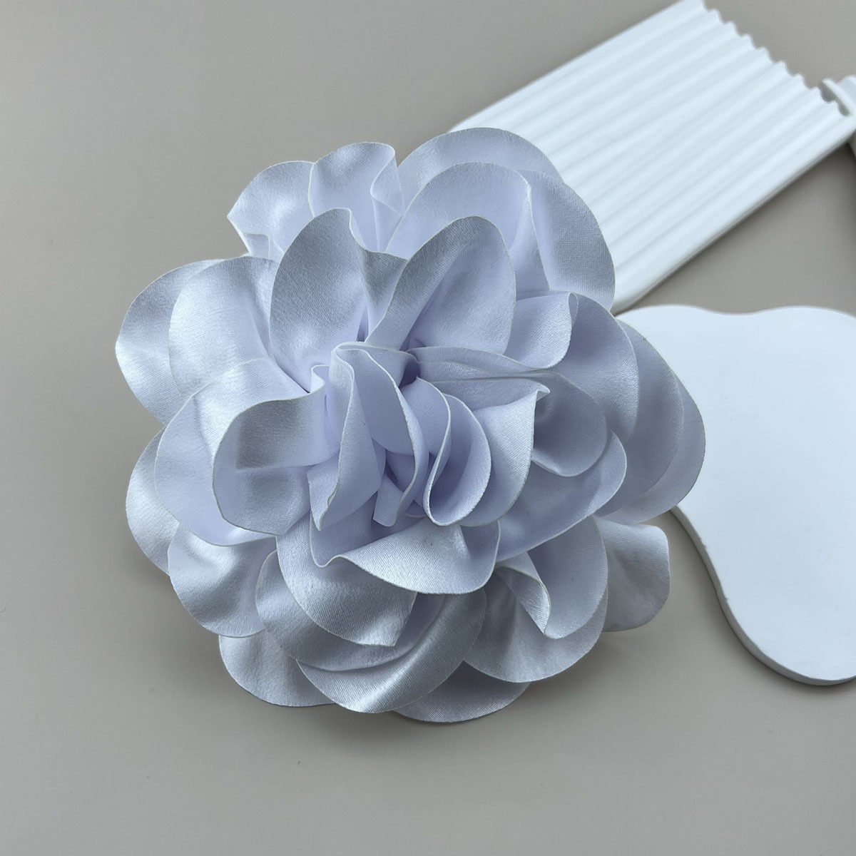 Elegant Glam Flower Cloth Women's Corsage display picture 16