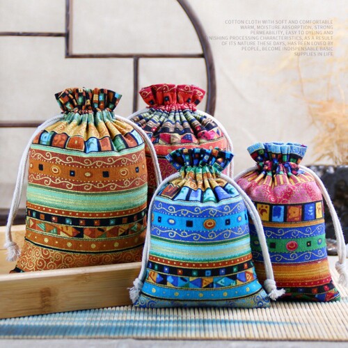 Drawstring Bag in Ethnic Style: Cotton Fabric Organizer for Jewelry & Accessories – Compact Cotton-Linen Drawstring Pouches & Scented Sachets