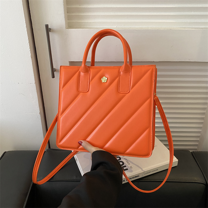 Moda del color del caramelo nuevo bolso de invierno de las mujeres de moda bolso de mano portátil simple bolso de hombro ocasional