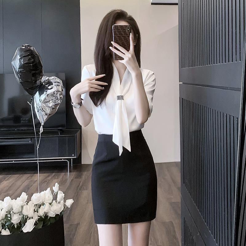 Shirt Women's Summer Short-Sleeved Shirt 2025 New Beauty Salon Work Clothes Classy Professional Skirt Front Desk Work Clothes