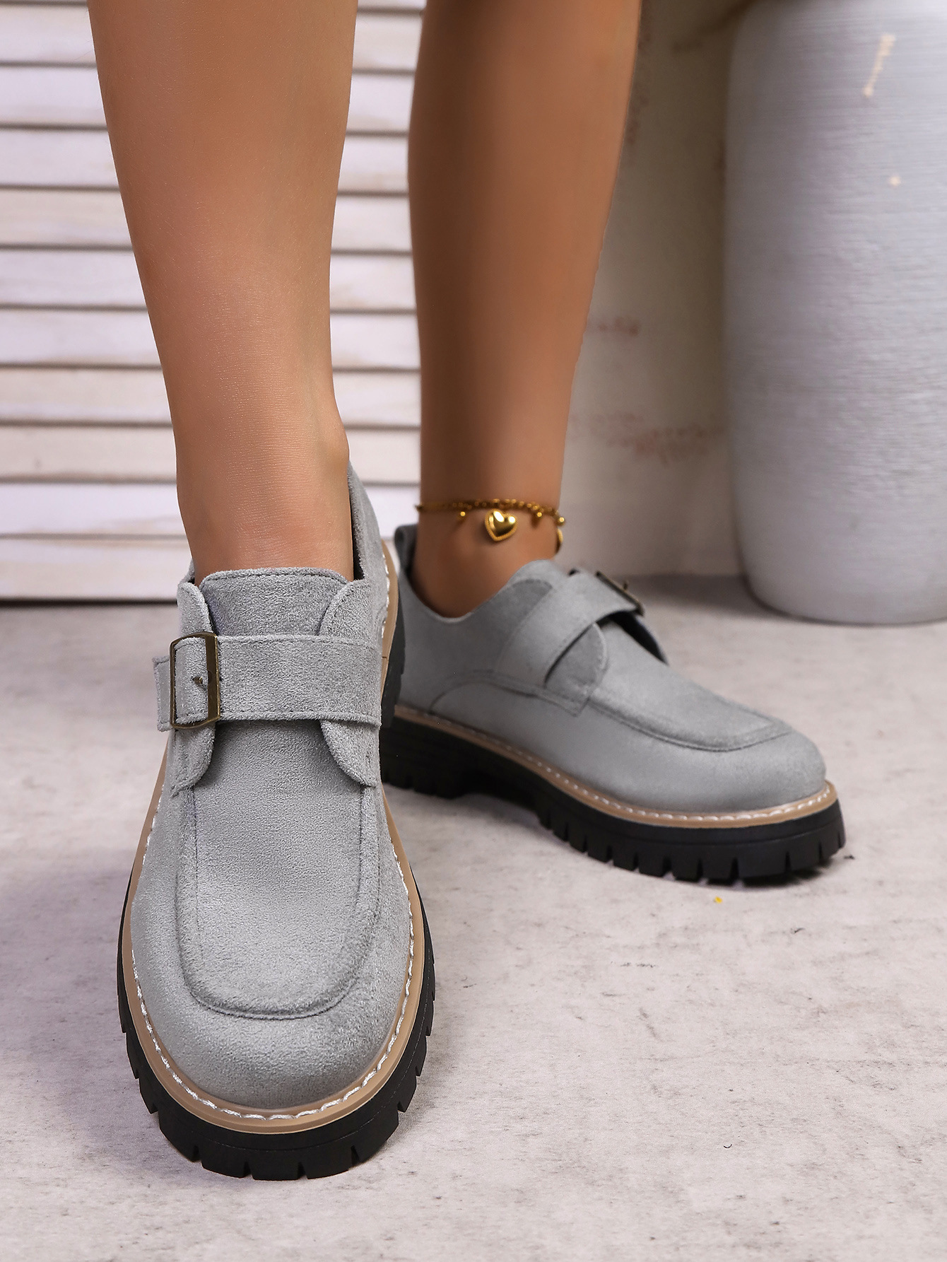 Damen Loafer Mit Blockabsatz Und Schnalle Im Britischen Stil_voghion.com