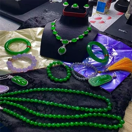 玉器工艺品;项链;翡翠项饰
