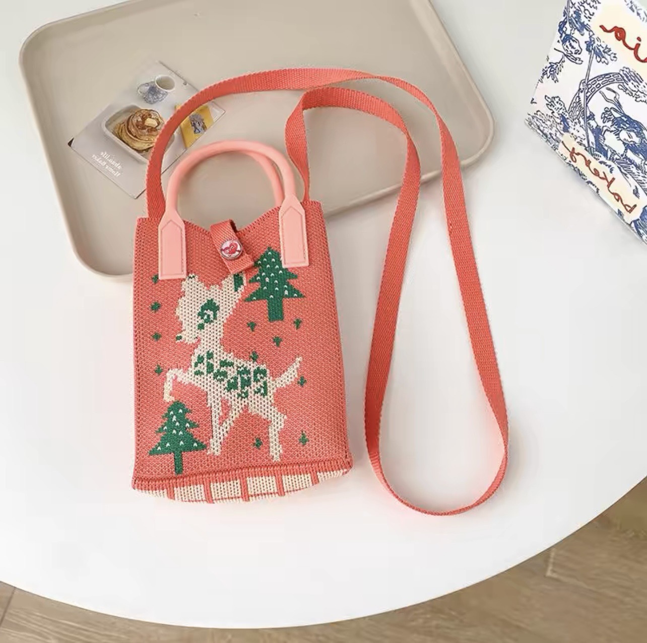 新商品の幸運で金持ちになりました。小銭入れが可愛いです。