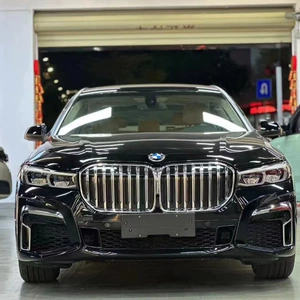 BMW 7 Seriyası F02-dən G12-yə yenilənmiş fənərlər, bamper