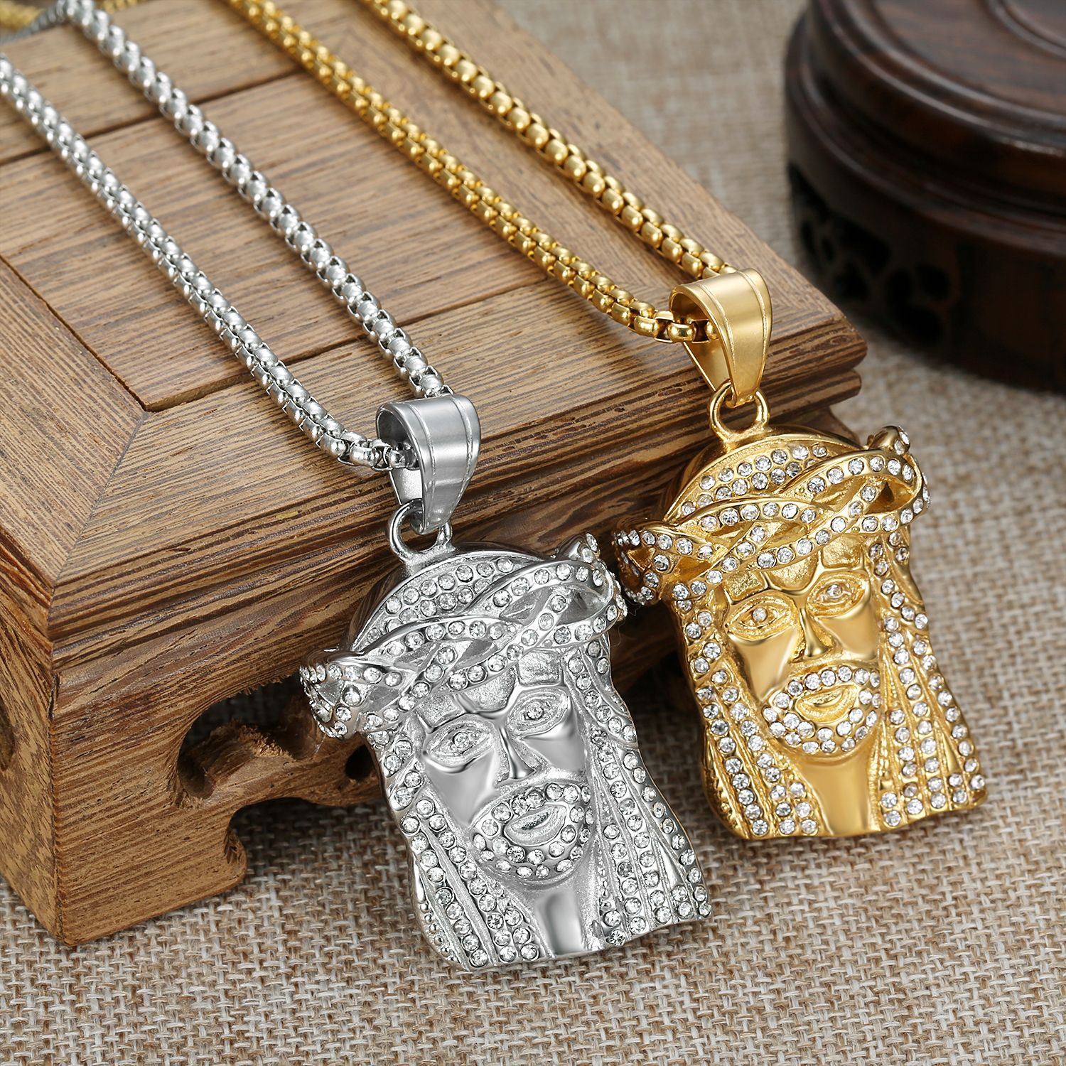 Gioielli talismano di protezione, gioielli transfrontalieri europei e americani, collana alla moda in titanio stile hip-hop per uomo e donna, placcata oro sottovuoto_voghion.com