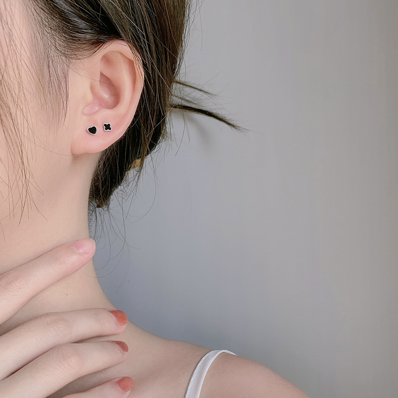 Fashion Round Heart Shape Copper Enamel Ear Studs 1 Pair