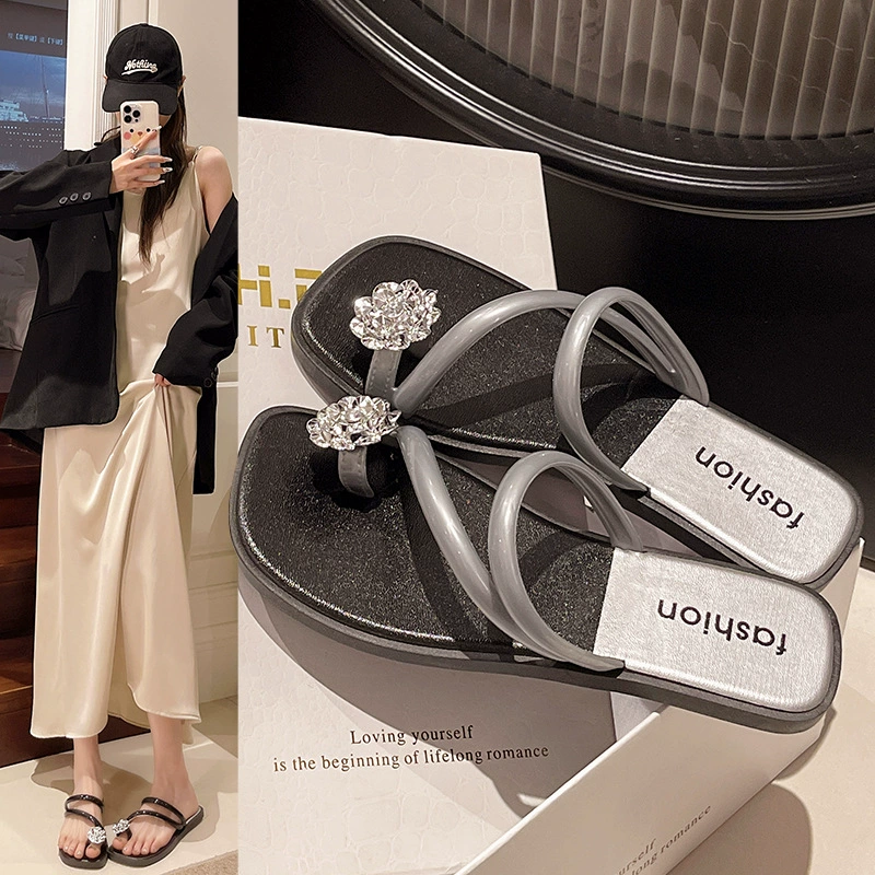 Французские слова с ножными ножками и носиками женщины носят новую летнюю моду 2025 года