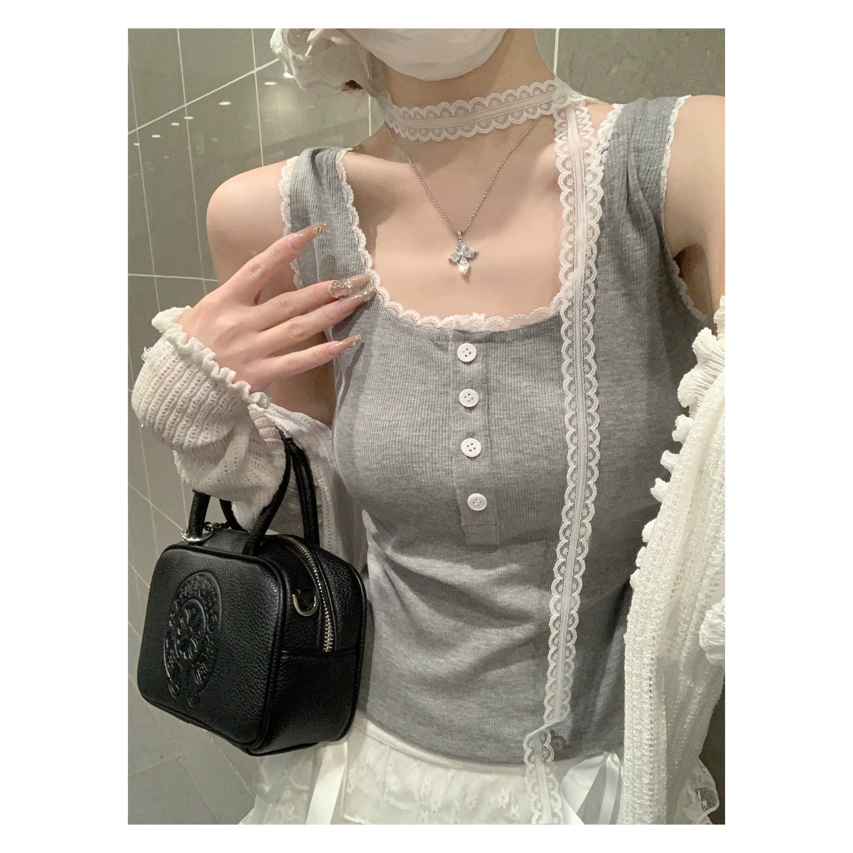 Новая коллекция весна-лето 2025: женский топ-камзол с квадратным вырезом, кружевной, больших размеров, приталенный, для ношения под другой верх, на пуговицах.