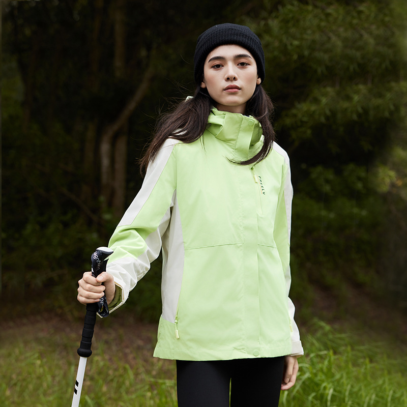 3 - en - 1 moda de otoño y invierno para parejas a prueba de viento, impermeable y cálido, traje de asalto desmontable al aire libre para escalar montañas