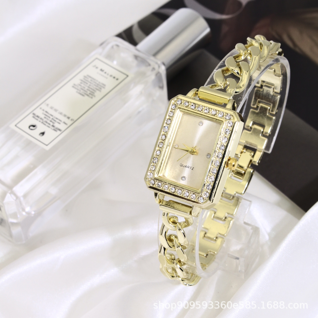 New women's watch niche fashion medieval fashion color temperament bracelet watch square quartz bracelet watch manufacturers