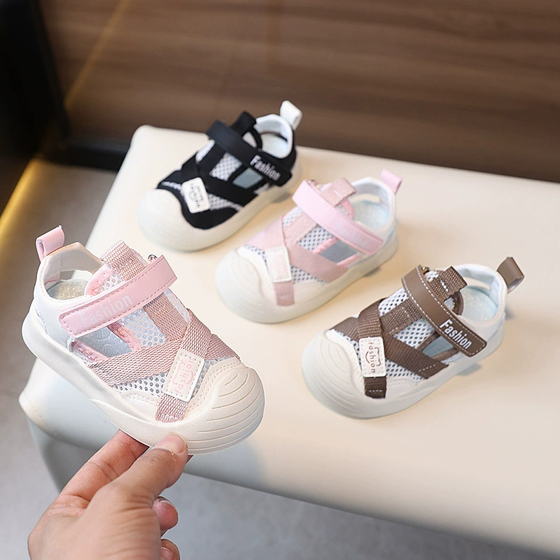 Детские закрытые сандалии для малышей, детская обувь 2025, летние новые спортивные туфли для мальчиков, мягкая подошва для девочек, модные.