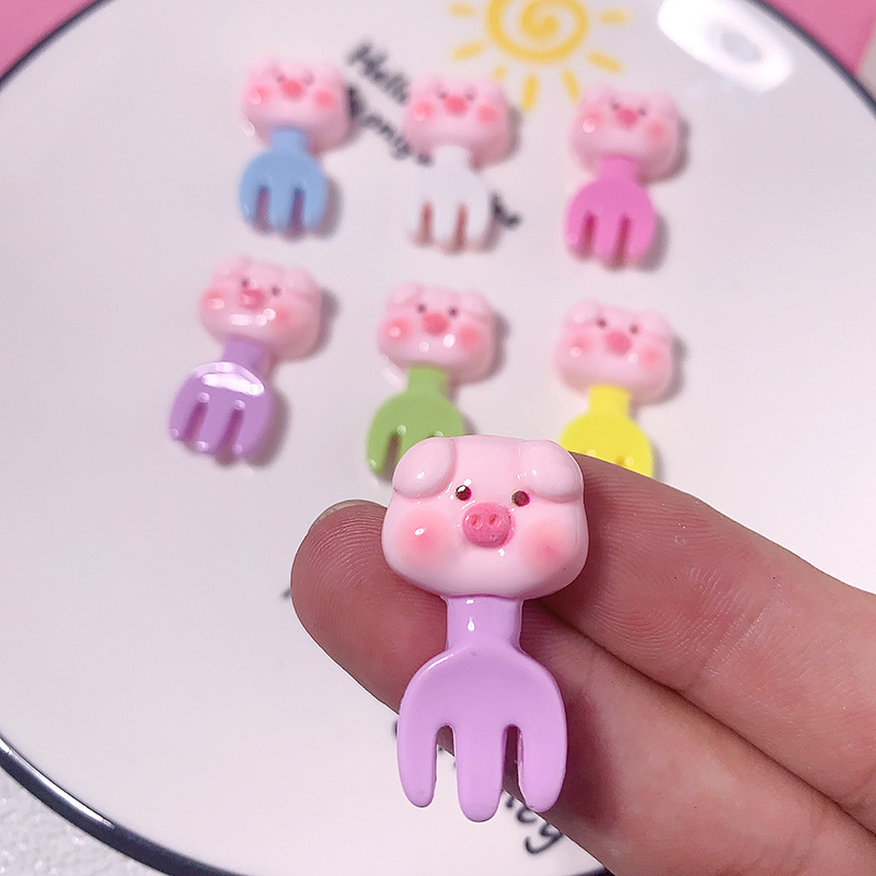 Nuevos dibujos animados juguete de cerdo tenedor DIY accesorios de resina pegamento de crema caja de teléfono móvil adornamiento de cabello cuerda de cabeza parche de hebilla de zapatos
