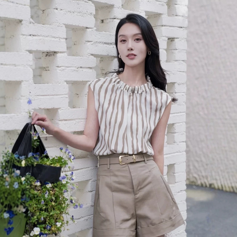 Aino Summer New Collection: Women's Sleeveless Striped Shirt, Loose Fit, Slimming Effect, Round Neck, Ruffled Top 301