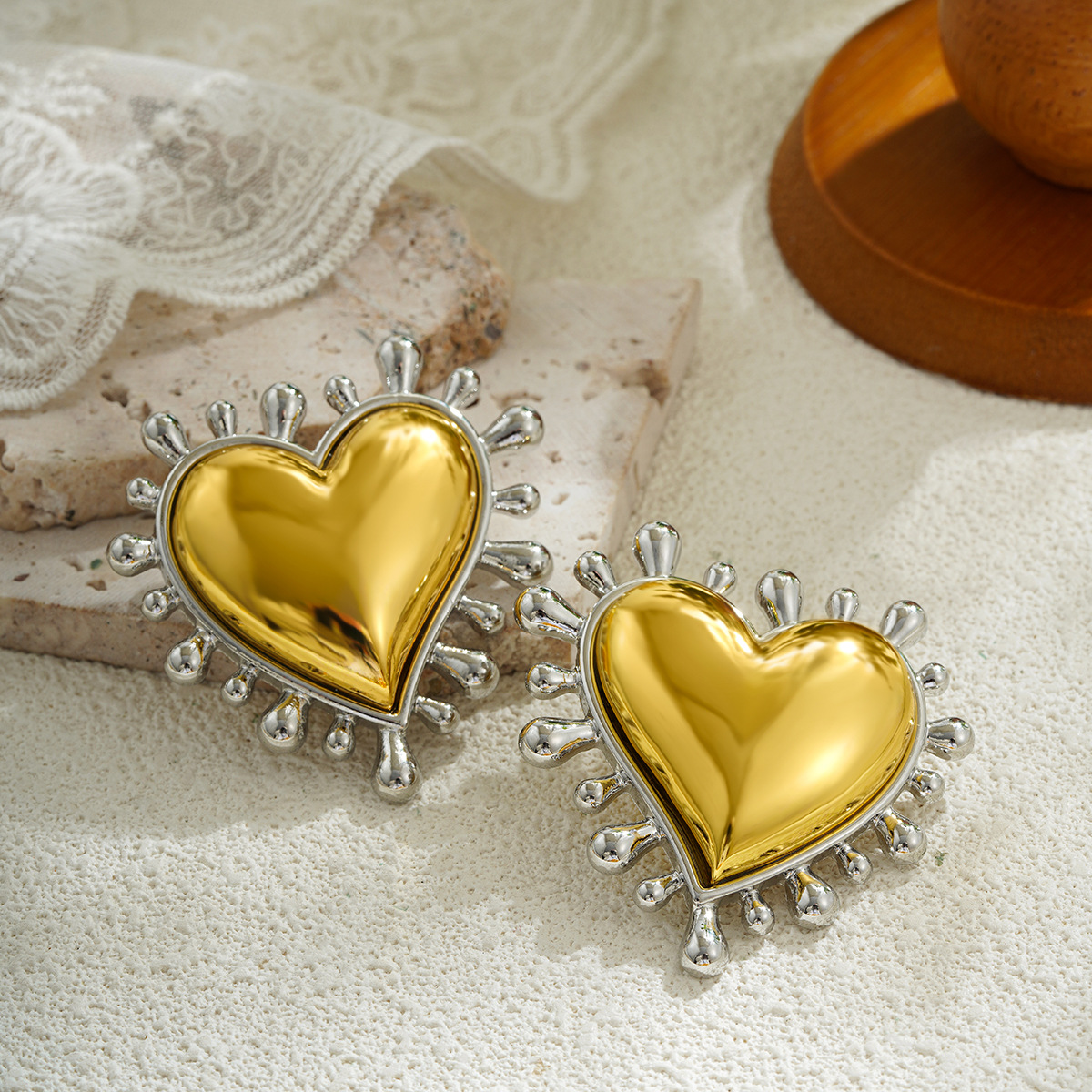 Zinc alloy Material 1 Pair Exaggerated Punk Heart Shape Mixed Metal Plating Zinc Alloy Ear Studs