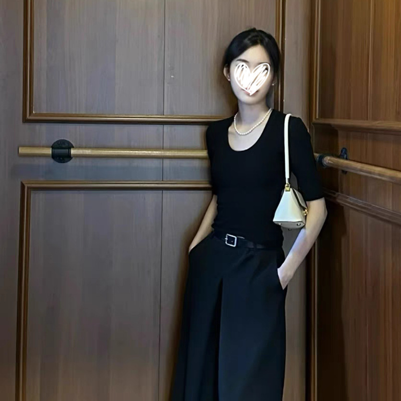 2025夏季新款黑色修身U领T恤女设计感掐腰打底衫气质五分袖上衣潮|undefined