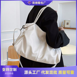 Capacious shoulder bag, summer one-shoulder bag, 2023 collection