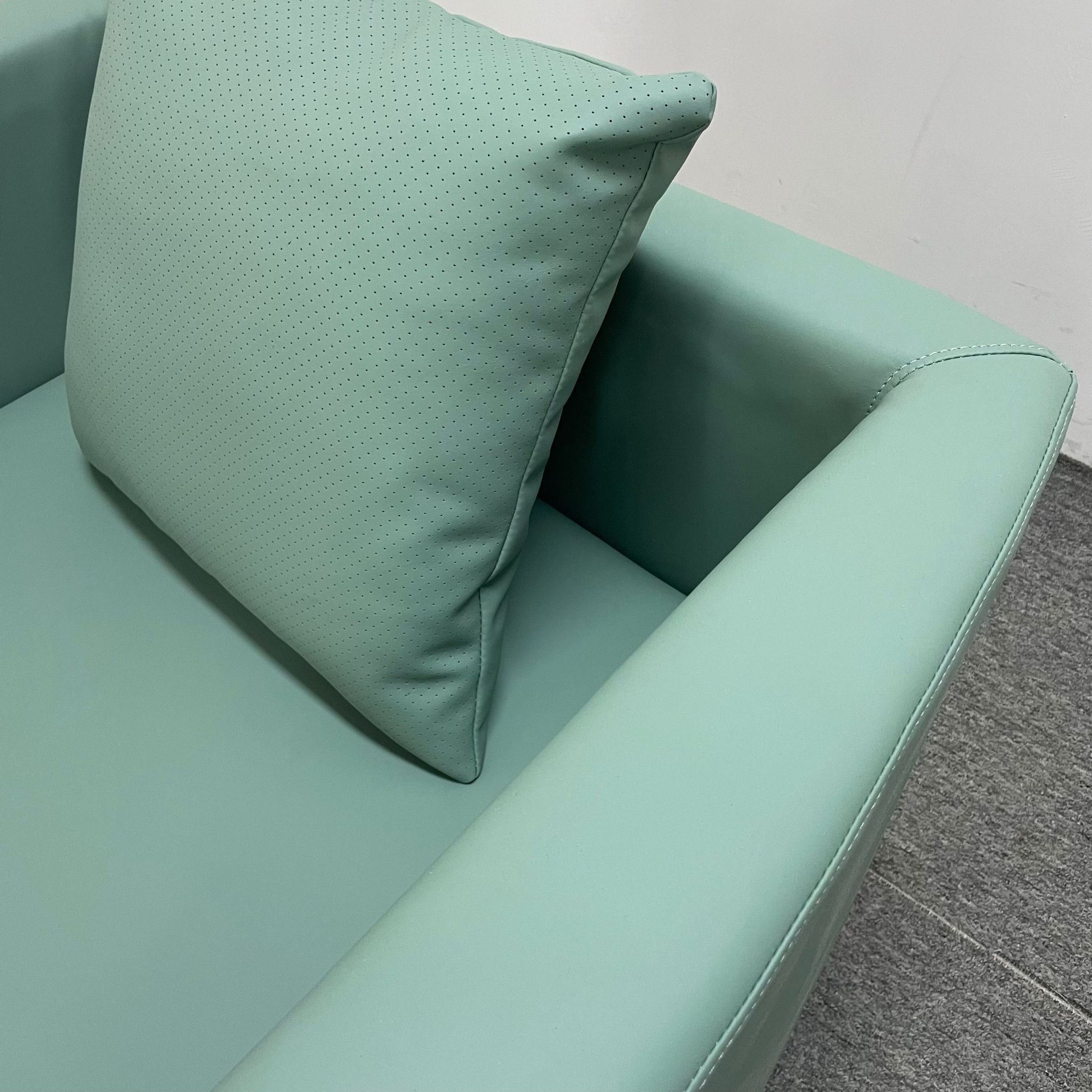 Almacenamiento plegable multifuncional de una sola persona balcón sofá cama de almuerzo tecnología tela de cuero silla de acompañamiento médico