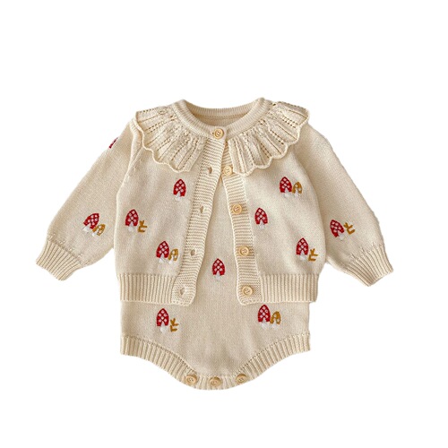  Autumn Clothes for Infants, Toddlers and Girls Baby Suit Embroidered Lotus Leaf Collar Knitted Top + Straps Harness 2-piece Suit