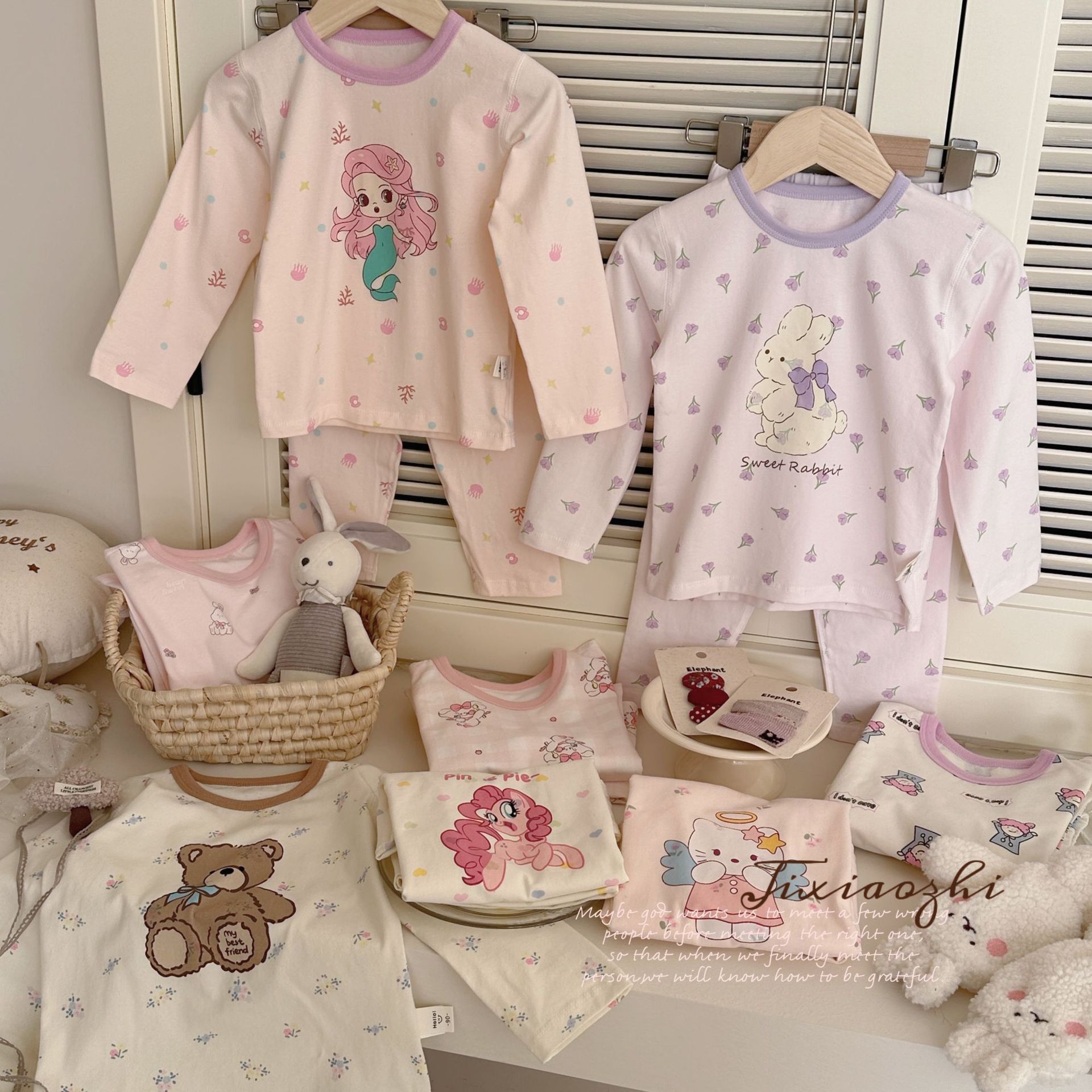 Children's Homecoming Set, Small Size, Including T-shirt and Pants for Girls and Boys, Autumn Outfits