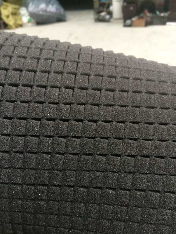 厂家供应黑色小方格海绵成型异形包装海绵/黑色高密度海绵