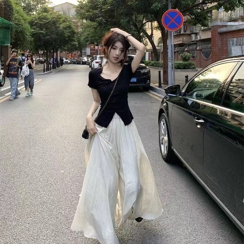 Irregular Design with Slit Collar, Elegant Short-Sleeved Top, Elegant Mid-Length Culottes, Two-Piece Culottes Set