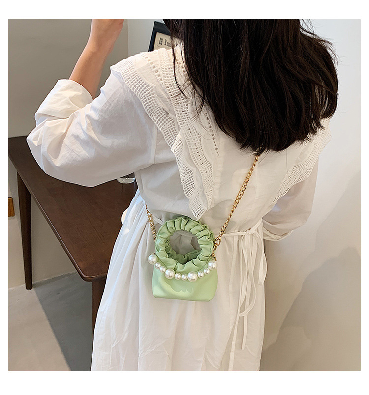Wholesale Pleated Pearl Chain Solid Color Handbag Nihaojewelry display picture 195