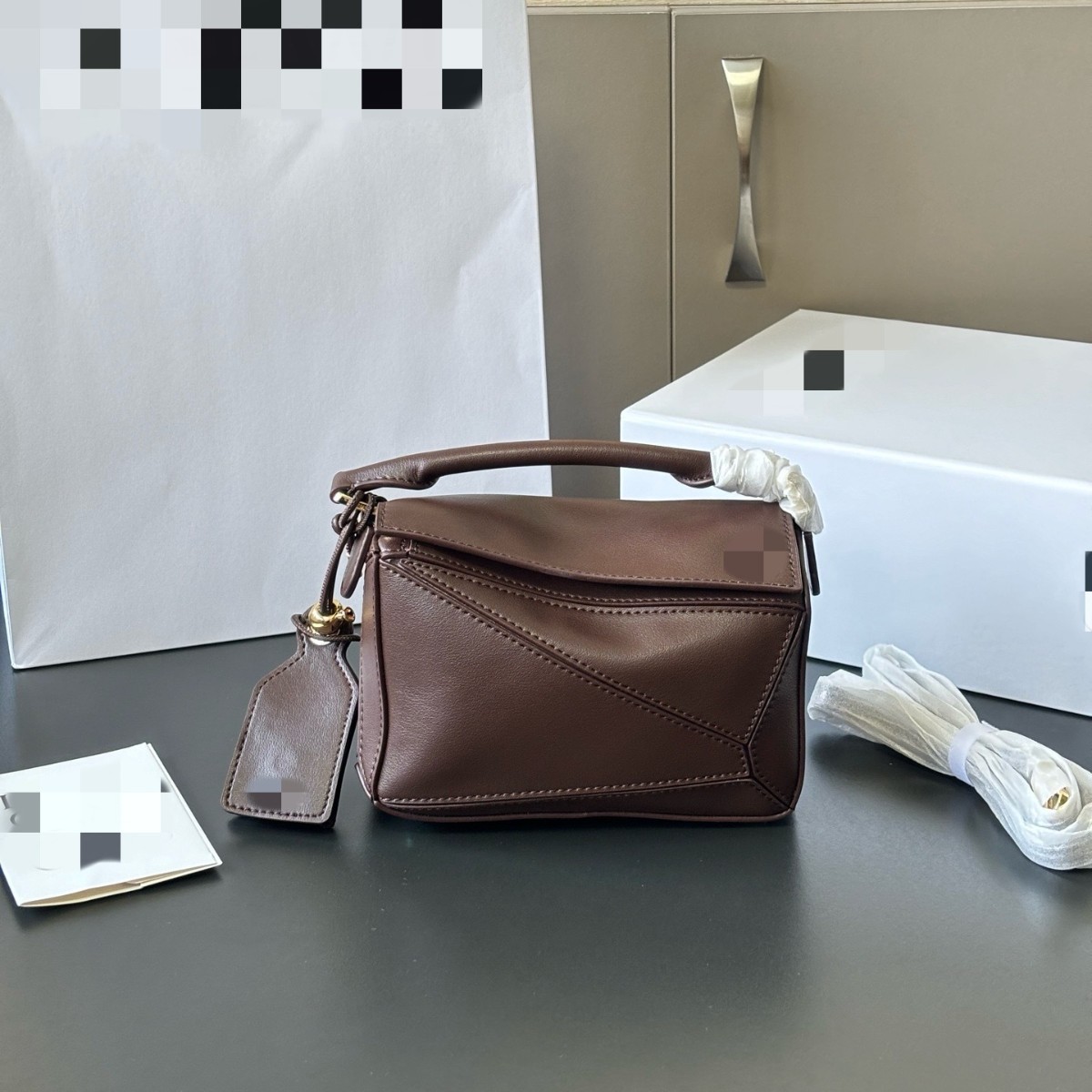 Kiçik kvadrat formalı yumşaq dəri çanta, həndəsi dizaynlı