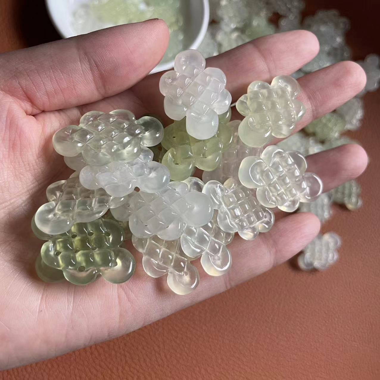 玉石中国结吊坠