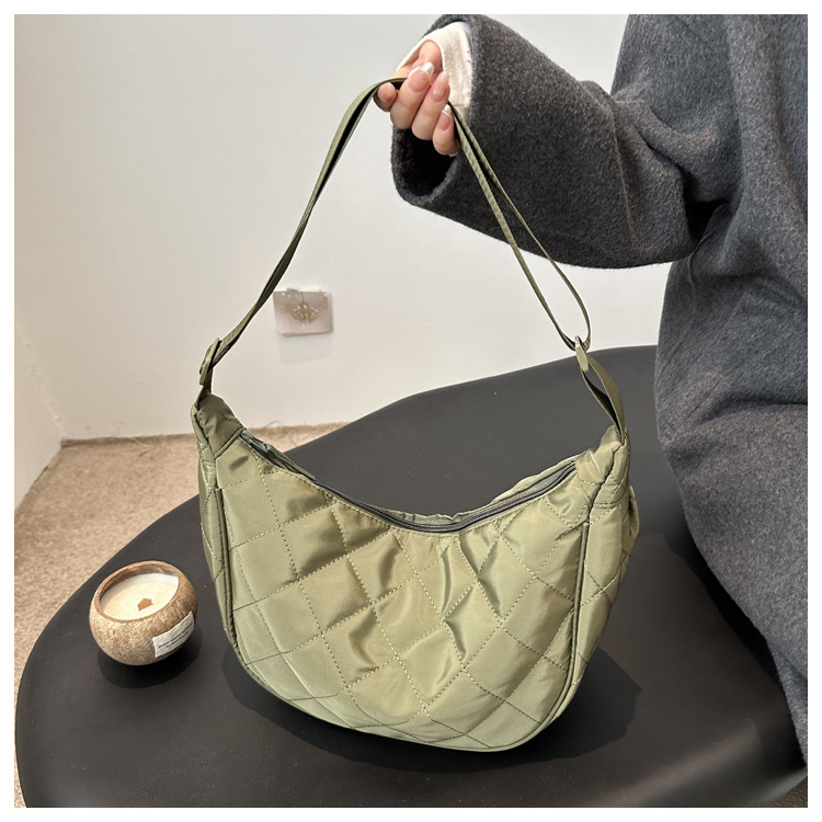 "Stylish large-capacity dumpling bag 2025 New trendy and fashionable niche single-shoulder bag, versatile and simple crossbody bag wholesale. undefined