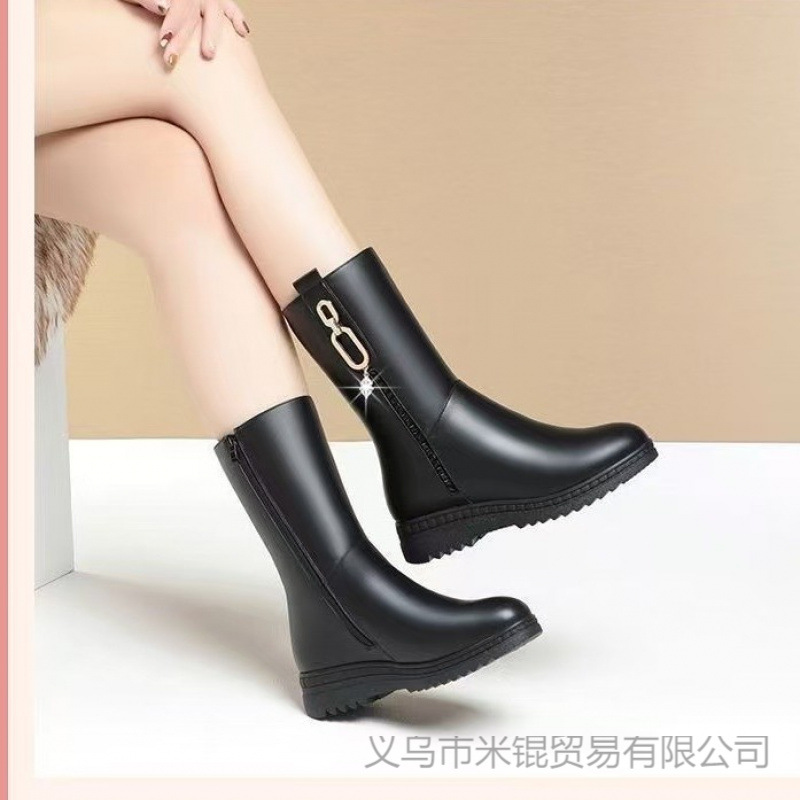 妈妈鞋子秋冬季棉靴低跟加绒加厚软皮保暖中年中老年女士中筒靴子