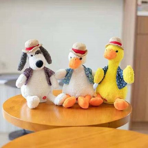 Internet celebrity straw hat sand sculpture repeats duck's singing recording and nods to learn intelligent dialogue plush toy doll