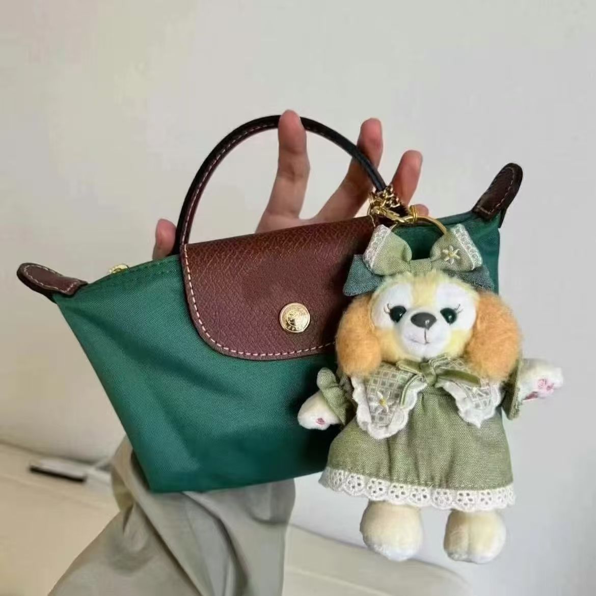 클래식 세이지 컬러