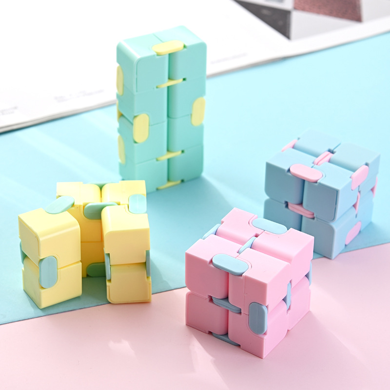Cubo de Rubik de segundo orden creativo ilimitado Cubo de Rubik macaron color yema del dedo Flip descompresión juguetes transfronterizos nuevos juguetes educativos