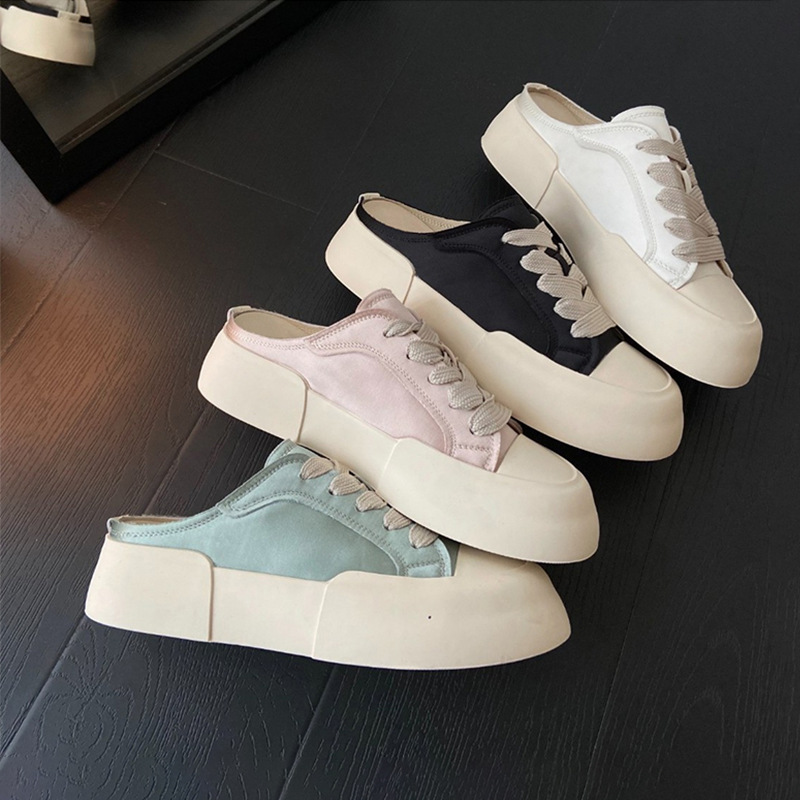Versión de piel de oveja ~ 2025 nuevo tipo de seda seda con cabeza de media zapatilla de mujer con suela gruesa aumentando los zapatos de skate casuales